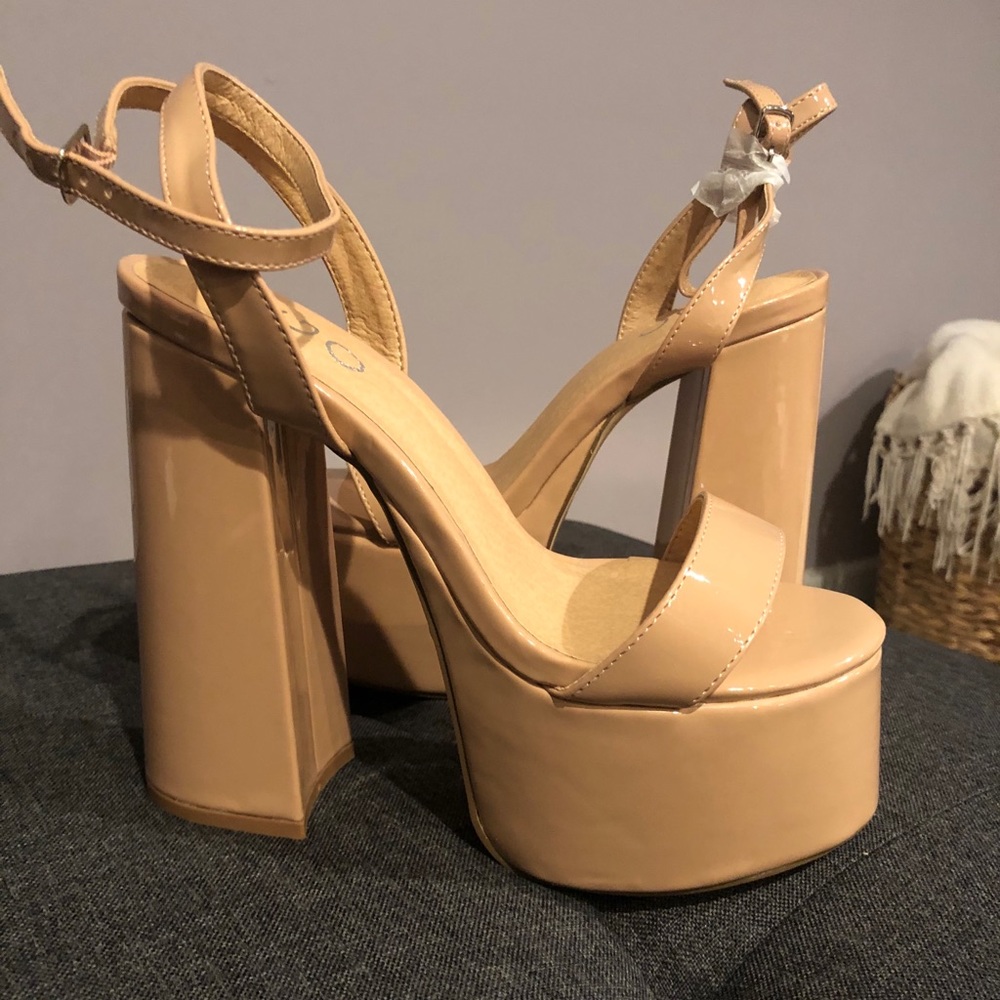 Ego Shoes | New in Box | Nude Patent US 6